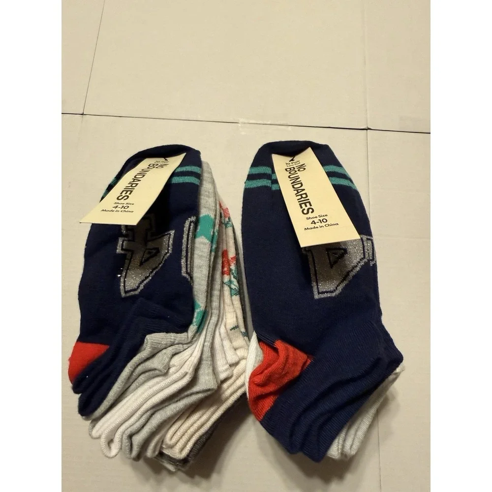 no boundaries socks 2 Sets. Each Set Has 10 Socks